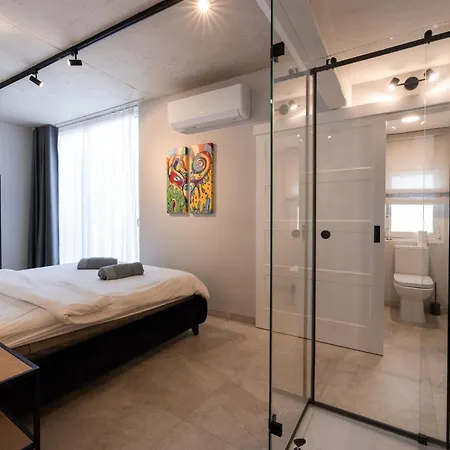 Willa Seafront 3-bed Palazzino With Jacuzzi, Heart Of Balluta Sliema