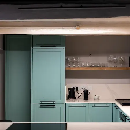 Seafront 3-bed Palazzino With Jacuzzi, Heart Of Balluta Vilă