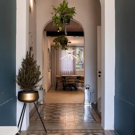 Seafront 3-bed Palazzino With Jacuzzi, Heart Of Balluta Vilă