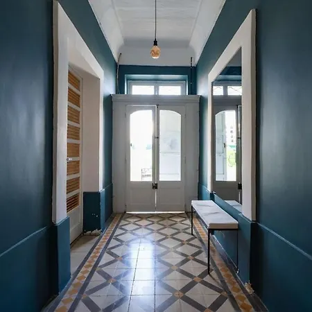 Seafront 3-bed Palazzino With Jacuzzi, Heart Of Balluta Sliema