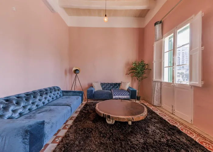 Seafront 3-bed Palazzino With Jacuzzi, Heart Of Balluta Vilă