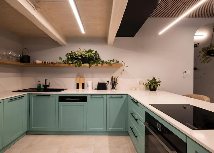 Seafront 3-bed Palazzino With Jacuzzi, Heart Of Balluta * Sliema