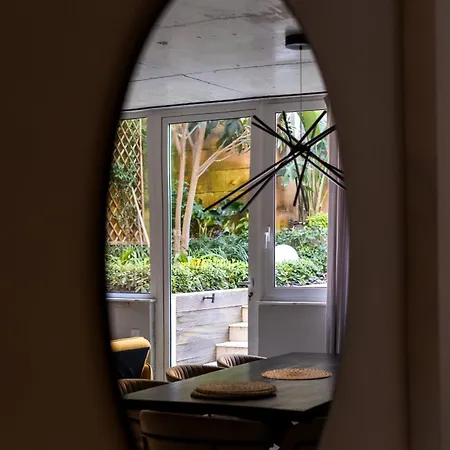 Seafront 3-bed Palazzino With Jacuzzi, Heart Of Balluta * Sliema