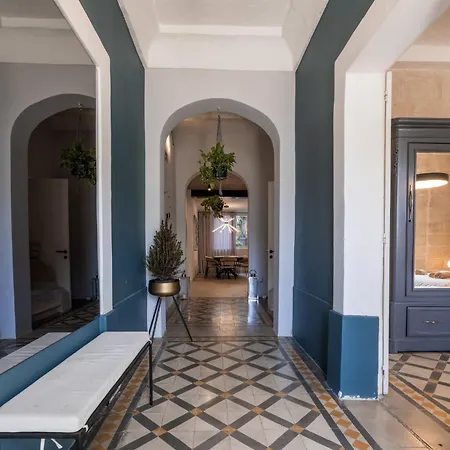 Villa Seafront 3-bed Palazzino With Jacuzzi, Heart Of Balluta Sliema