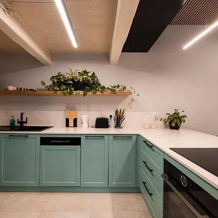 Seafront 3-bed Palazzino With Jacuzzi, Heart Of Balluta * Sliema