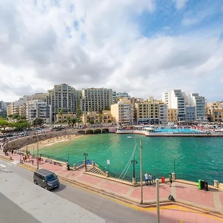 Seafront 3-bed Palazzino With Jacuzzi, Heart Of Balluta * Sliema